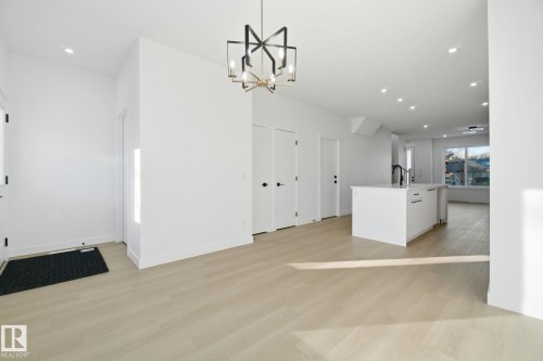 7953 79 Avenue, Edmonton, AB - Indoor