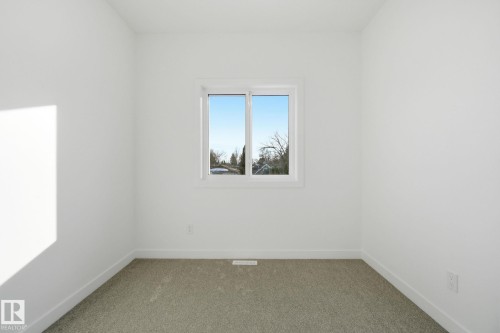 7953 79 Avenue, Edmonton, AB - Indoor Photo Showing Other Room