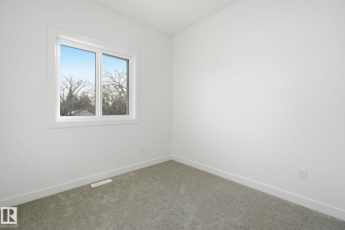 7953 79 Avenue, Edmonton, AB - Indoor Photo Showing Other Room