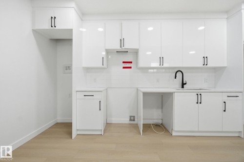 7953 79 Avenue, Edmonton, AB - Indoor