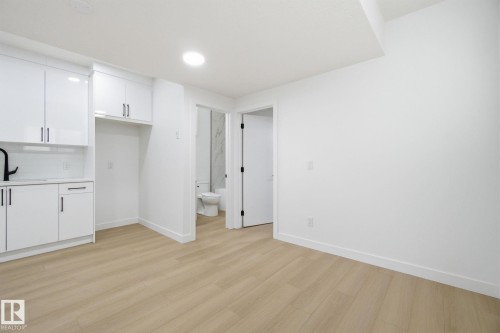 7953 79 Avenue, Edmonton, AB - Indoor Photo Showing Other Room