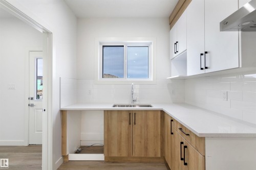 263 Munn Way, Leduc, AB - Indoor Photo Showing Other Room