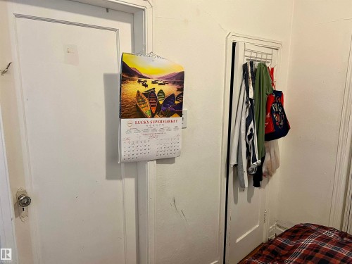 10564 92 Street, Edmonton, AB - Indoor