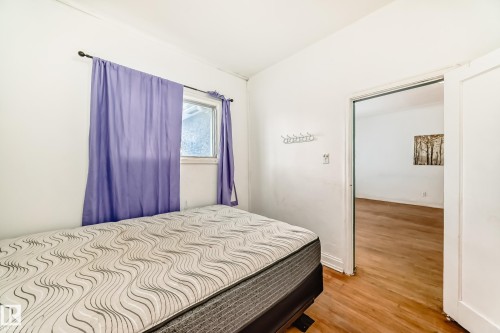 10564 92 Street, Edmonton, AB - Indoor Photo Showing Bedroom