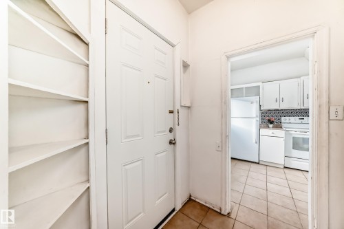 10564 92 Street, Edmonton, AB - Indoor