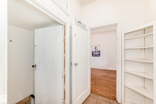 10564 92 Street, Edmonton, AB - Indoor