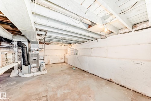 10564 92 Street, Edmonton, AB - Indoor