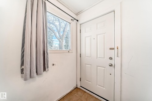 10564 92 Street, Edmonton, AB - Indoor Photo Showing Other Room