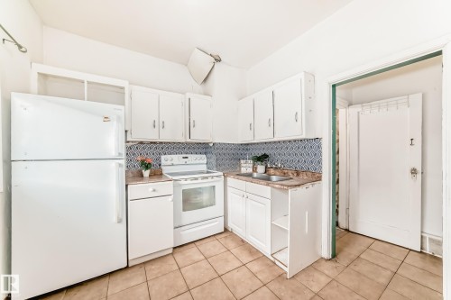10564 92 Street, Edmonton, AB - Indoor Photo Showing Kitchen