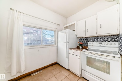 10564 92 Street, Edmonton, AB - Indoor Photo Showing Kitchen