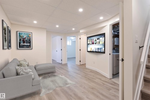 10139 80 Street, Edmonton, AB - Indoor