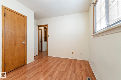 12023 137 Avenue, Edmonton, AB - Indoor Photo Showing Other Room