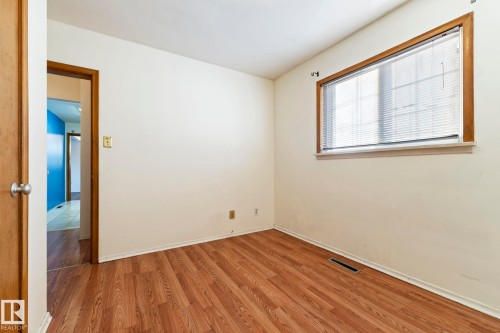 12023 137 Avenue, Edmonton, AB - Indoor Photo Showing Other Room