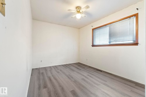 12023 137 Avenue, Edmonton, AB - Indoor Photo Showing Other Room