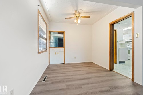 12023 137 Avenue, Edmonton, AB - Indoor Photo Showing Other Room