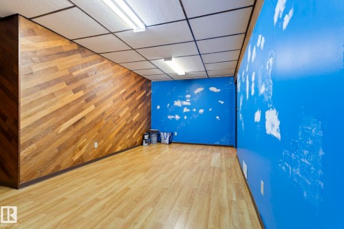 12023 137 Avenue, Edmonton, AB - Indoor Photo Showing Other Room