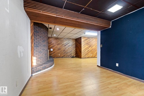 12023 137 Avenue, Edmonton, AB - Indoor Photo Showing Other Room