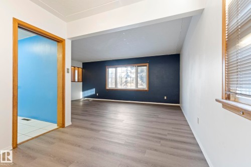 12023 137 Avenue, Edmonton, AB - Indoor Photo Showing Other Room