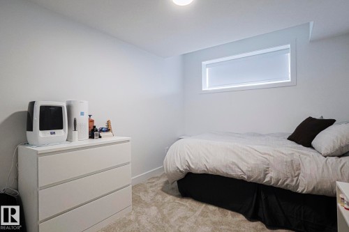 6343 King Wynd, Edmonton, AB - Indoor Photo Showing Bedroom