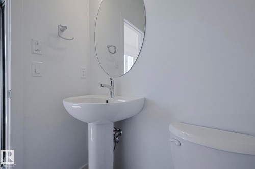 6343 King Wynd, Edmonton, AB - Indoor Photo Showing Bathroom