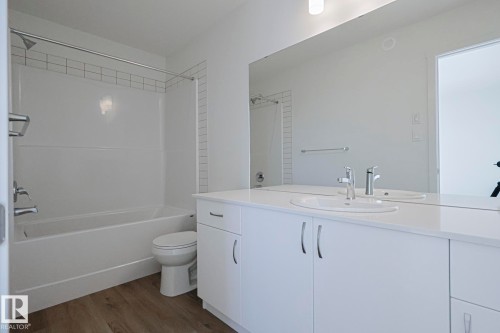 6343 King Wynd, Edmonton, AB - Indoor Photo Showing Bathroom