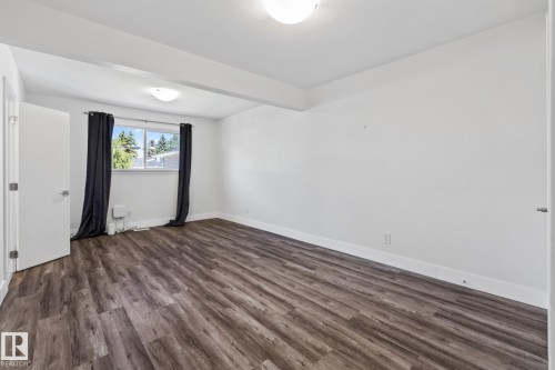 11420 112 Avenue, Edmonton, AB - Indoor Photo Showing Other Room