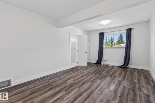 11420 112 Avenue, Edmonton, AB - Indoor Photo Showing Other Room