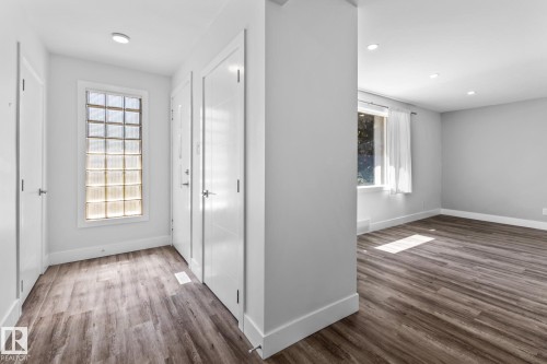 11420 112 Avenue, Edmonton, AB - Indoor Photo Showing Other Room