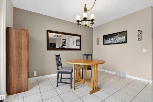 3907 44 Avenue, Stony Plain, AB - Indoor Photo Showing Dining Room