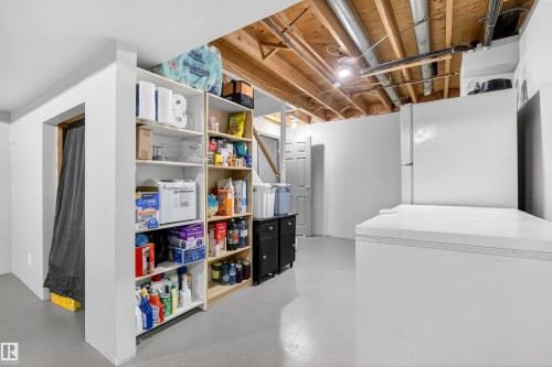 3907 44 Avenue, Stony Plain, AB - Indoor