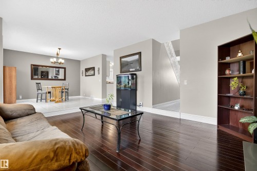 3907 44 Avenue, Stony Plain, AB - Indoor Photo Showing Living Room