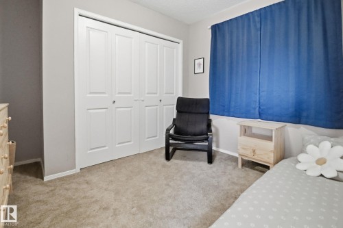 9037 Scott Crescent, Edmonton, AB - Indoor Photo Showing Bedroom