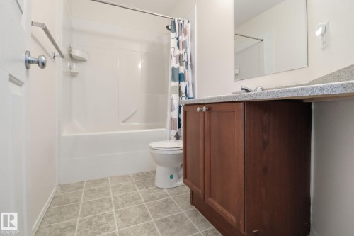 9037 Scott Crescent, Edmonton, AB - Indoor Photo Showing Bathroom