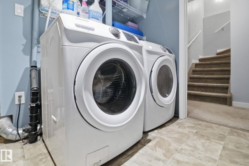 9037 Scott Crescent, Edmonton, AB - Indoor Photo Showing Laundry Room