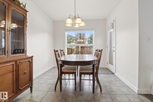 9037 Scott Crescent, Edmonton, AB - Indoor Photo Showing Dining Room