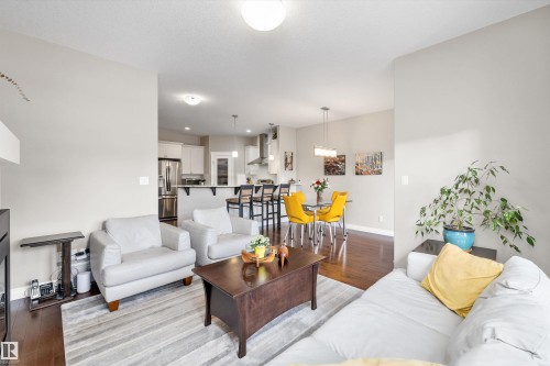 19 Gilmore Way, Spruce Grove, AB - Indoor Photo Showing Living Room