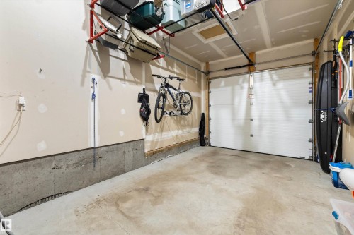 19 Gilmore Way, Spruce Grove, AB - Indoor Photo Showing Garage