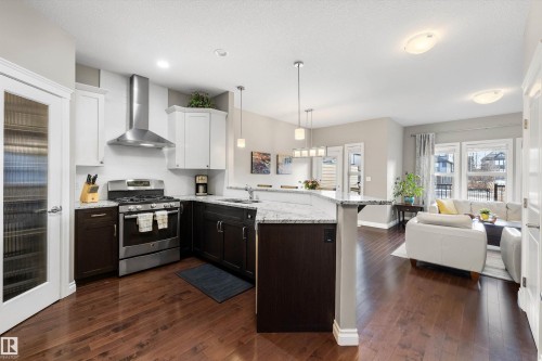 19 Gilmore Way, Spruce Grove, AB - Indoor Photo Showing Kitchen
