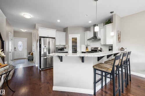 19 Gilmore Way, Spruce Grove, AB - Indoor Photo Showing Kitchen With Upgraded Kitchen