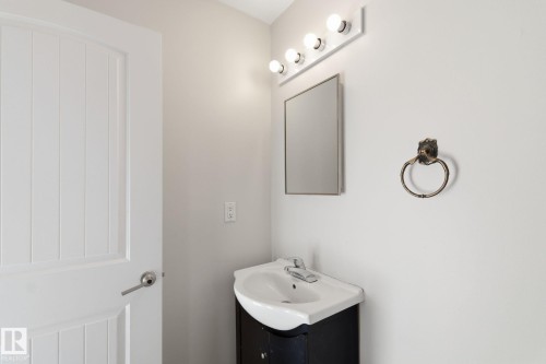 Bathroom featuring vanity - 180 Londonderry Square, Edmonton, AB - Indoor Photo Showing Bathroom