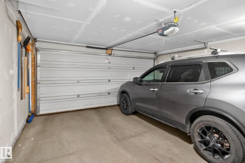 80 3305 Orchards Link Link, Edmonton, AB - Indoor Photo Showing Garage