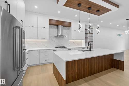 11611 79, Edmonton, AB - Indoor Photo Showing Kitchen With Upgraded Kitchen