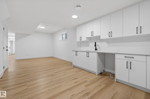 11611 79, Edmonton, AB - Indoor