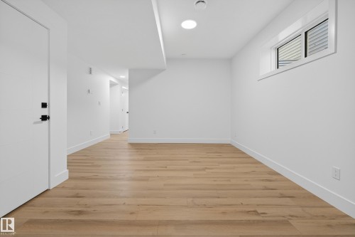 11611 79, Edmonton, AB - Indoor Photo Showing Other Room