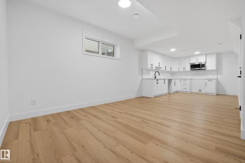 11611 79, Edmonton, AB - Indoor Photo Showing Other Room