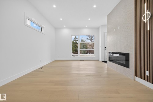 11611 79, Edmonton, AB - Indoor With Fireplace
