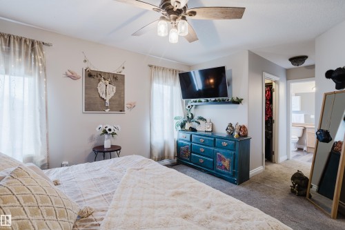 66 Grayridge Crescent, Stony Plain, AB - Indoor Photo Showing Bedroom