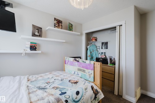 66 Grayridge Crescent, Stony Plain, AB - Indoor Photo Showing Bedroom