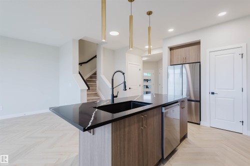 8288 Kiriak Loop, Edmonton, AB - Indoor Photo Showing Kitchen With Upgraded Kitchen