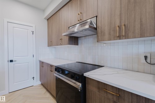 8288 Kiriak Loop, Edmonton, AB - Indoor Photo Showing Kitchen